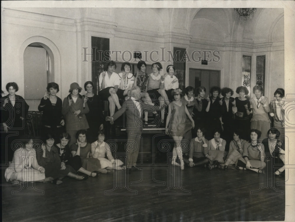 1923 Press Photo Capital Debs Rehearse Society Play