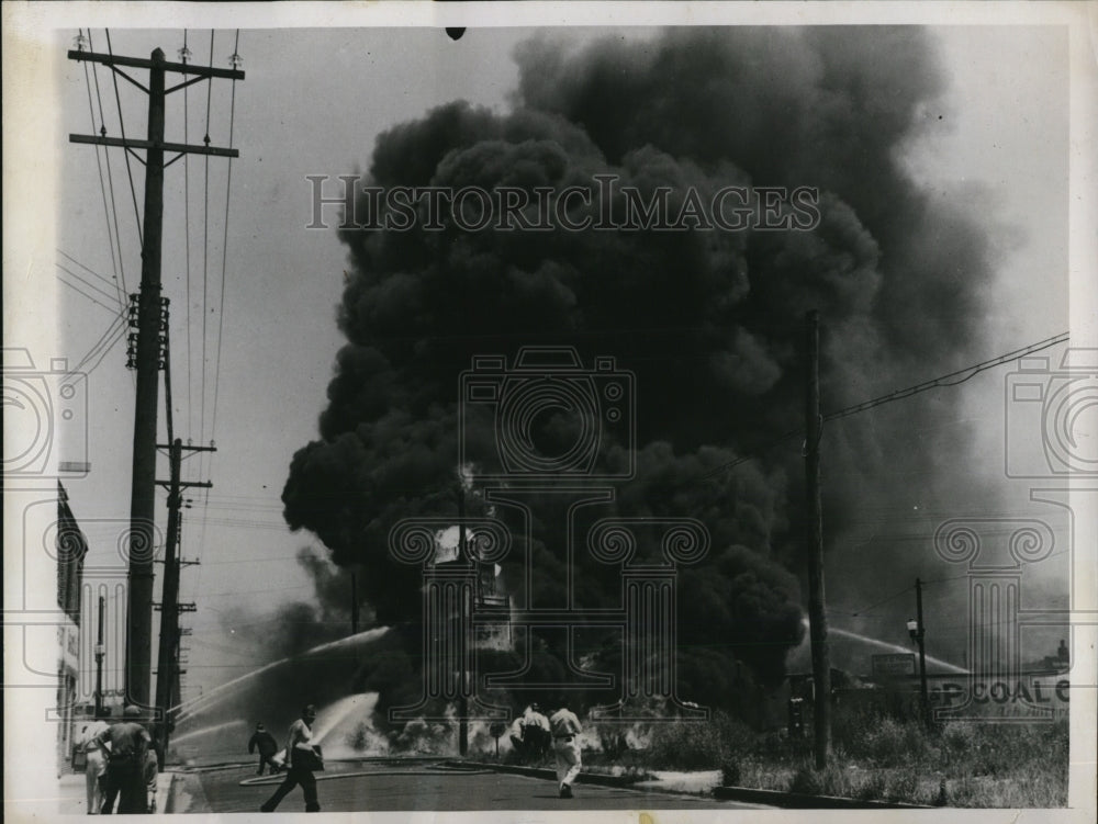 1937 Press Photo Gas Tanks exploded Atlantic City, New Jersey, hurt 34 people