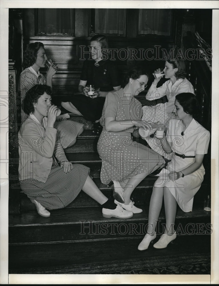 Load image into Gallery viewer, 1941 Press Photo Red Cross Nurses Training Camp
