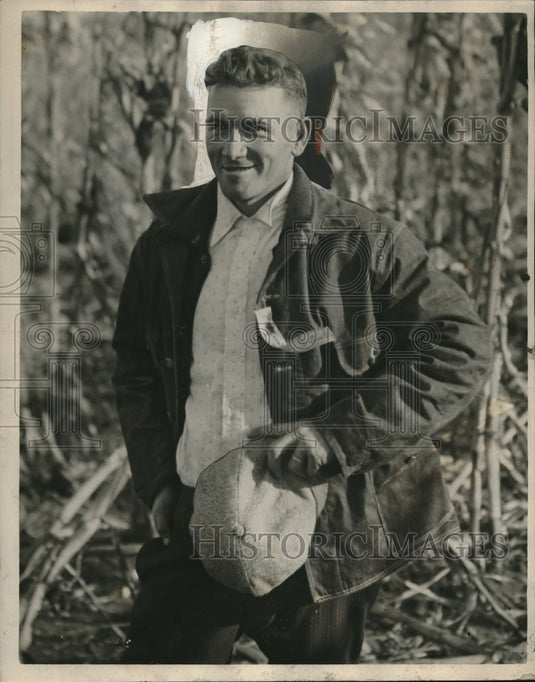 1929 Press Photo Walter Olson of Rio Ill wins corn husking contest