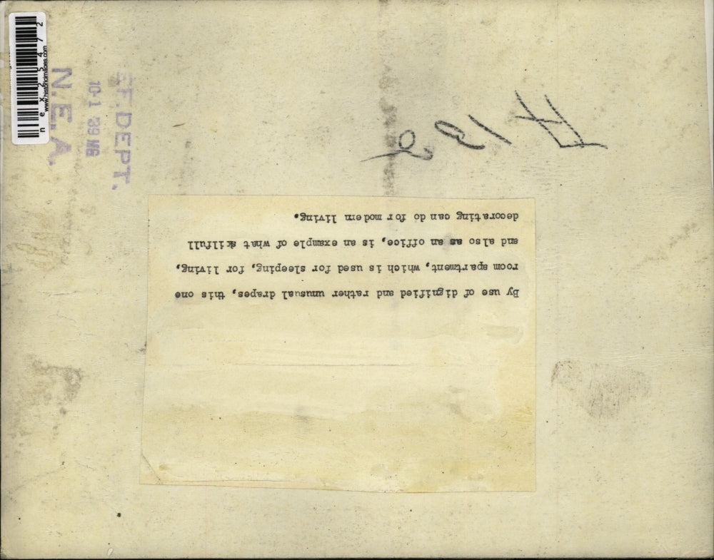 1939 Press Photo Skillfull decorating for one room apartment for modern living