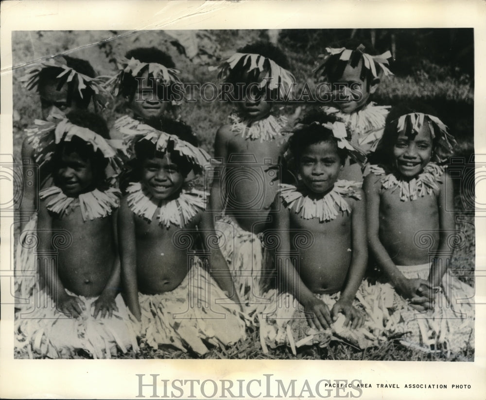 1962 Press Photo Tourist highlight of New Caledonia, natives at work and play