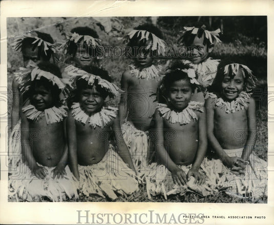 1962 Press Photo Tourist highlight of New Caledonia, natives at work and play