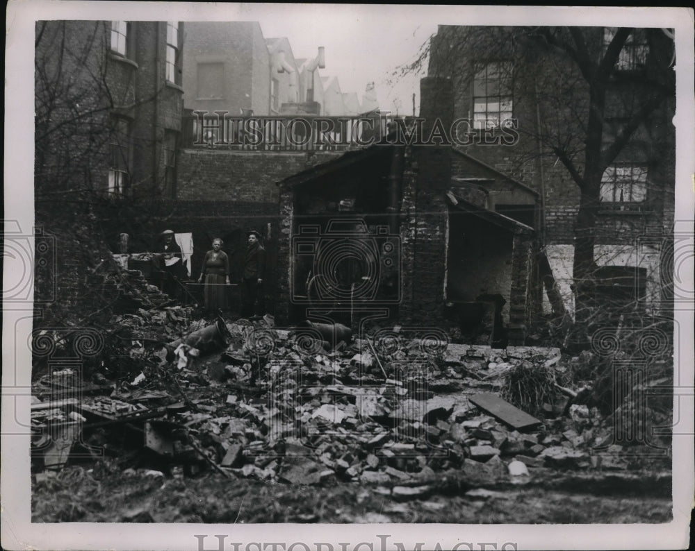 1930 Press Photo River Thames Bursts Its Banks