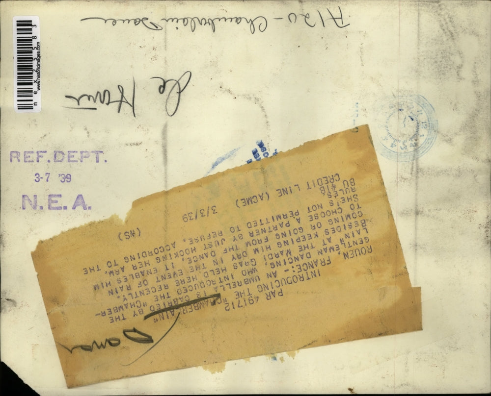 1939 Press Photo Introducing the Chamberlain