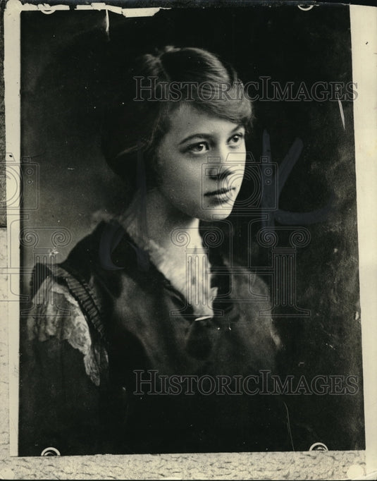 1922 Press Photo Miss Sylvia Thurlow of Philadelphia who with her sister comes