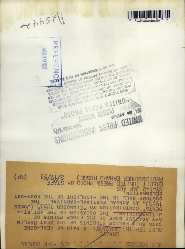 1953 Press Photo Student of West Berlin Art Academy at Zinnober celebrations