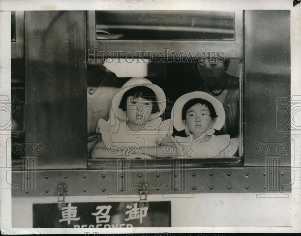 1935 Press Photo Princess Taka (left) and Princess Yori, daughters of their