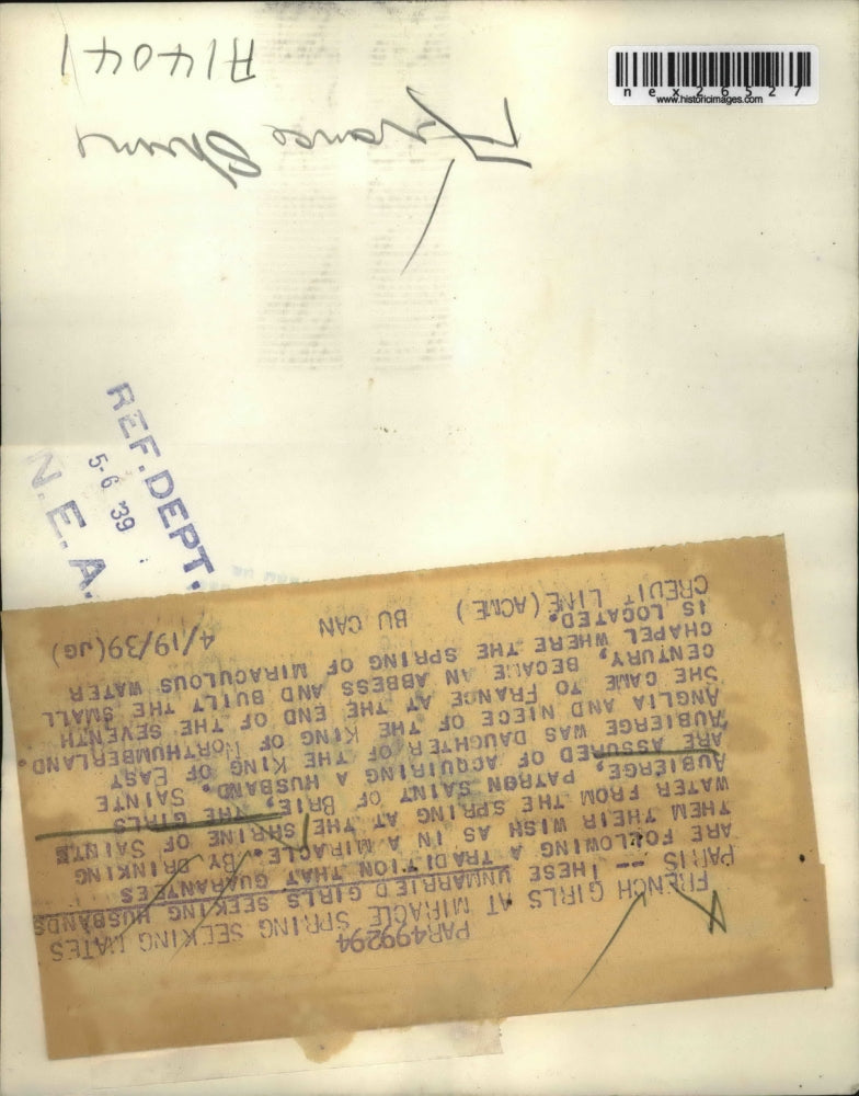 1939 Press Photo single French girls seeking mates at Aubierge Shrine