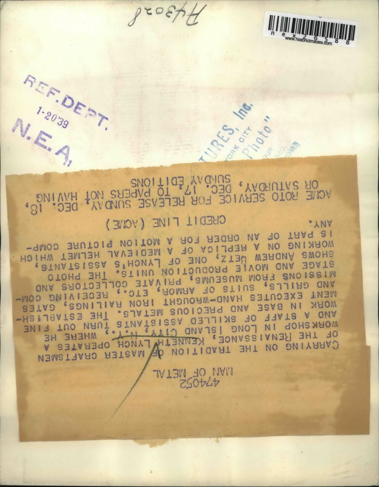 1939 Press Photo Kenneth Lynch operator of workshop in Long Island, New York.