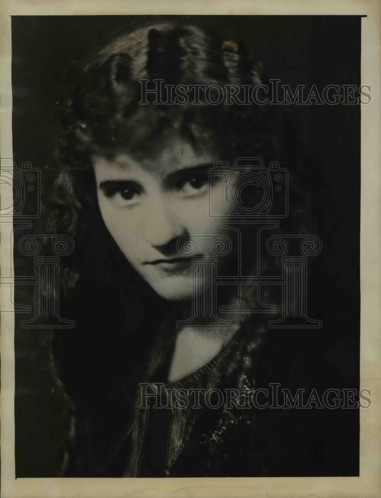 1923 Press Photo Lois Albright and father deny charges of "petting" parties.