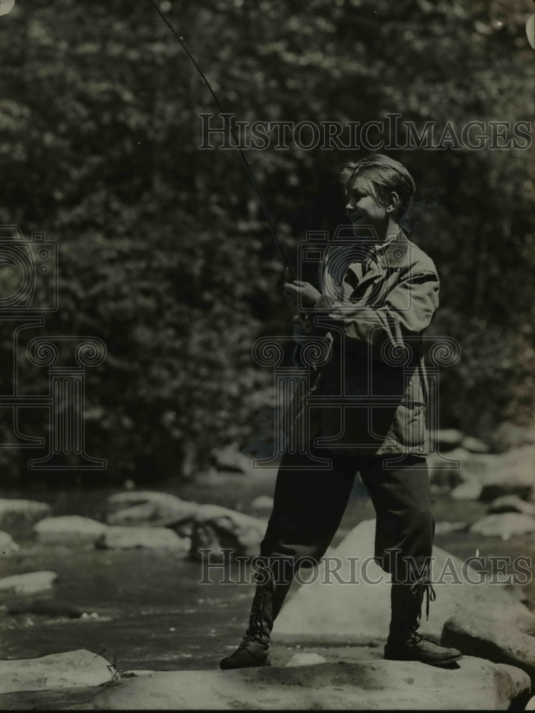 1924 Press Photo Andrieus A. Jones Jr, Son of New Mexico Senator Fishing