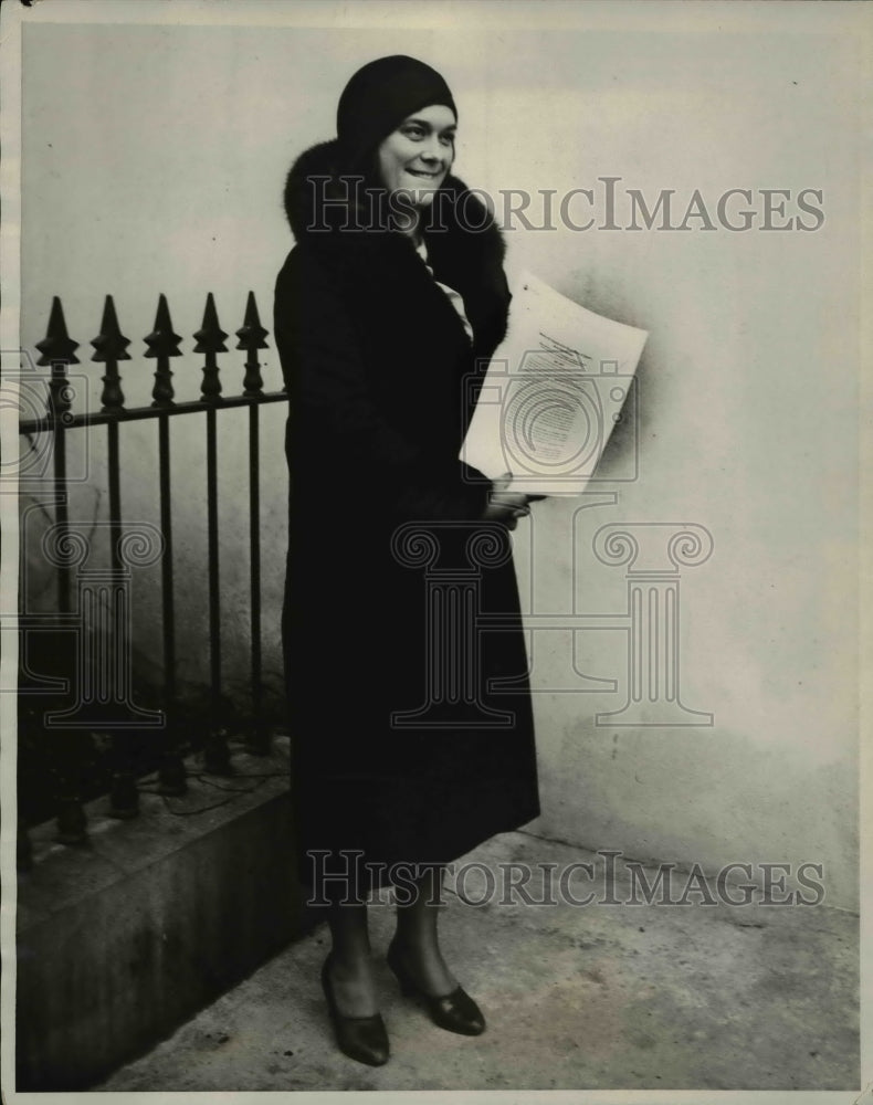 1931 Press Photo Geraldine H. Davies Delivering Soldiers Bonus Bill White House