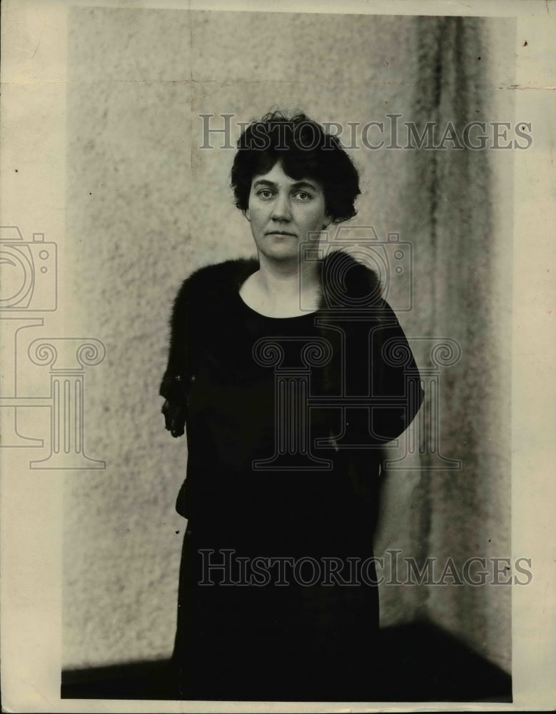 1927 Press Photo Miss Martha Harris from Homer H. Gruencher Peters Trust