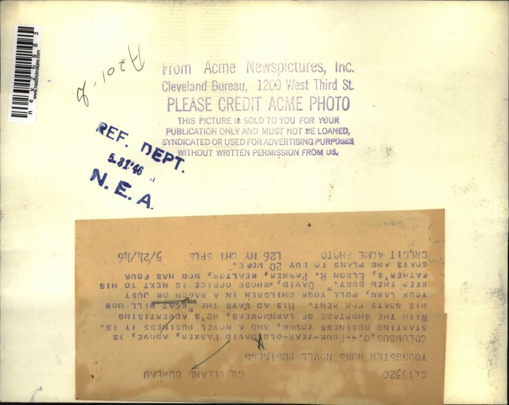 1946 Press Photo David Parker and goats for rent with the shortage of lawnmowers