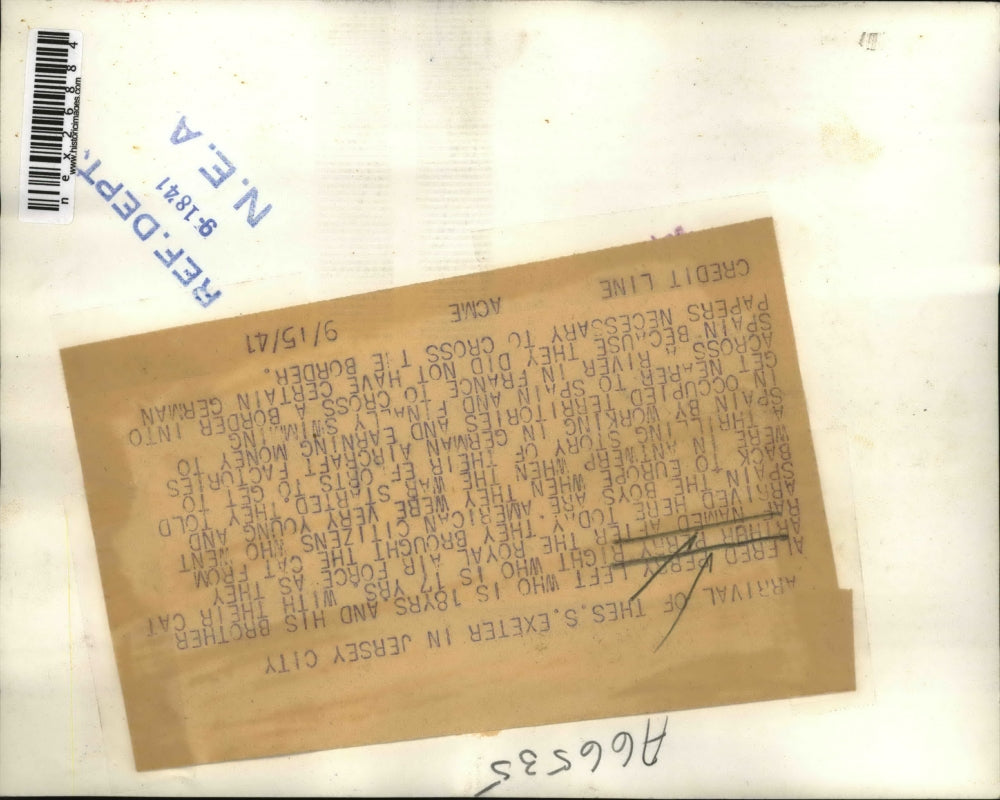 1941 Press Photo Alfred Perry and brother Arthur Perry with their cat Raf