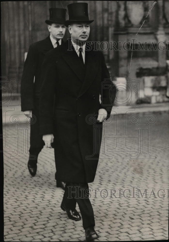 Load image into Gallery viewer, 1948 Press Photo Duke Of Gloucester Attends Memorial Service Of Earl Baldwin
