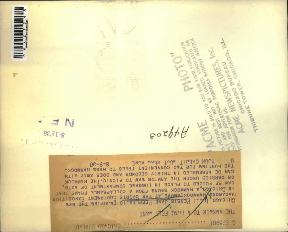 1938 Press Photo Persis Jane Peeple enjoy new Vagabond Hammock at exposition