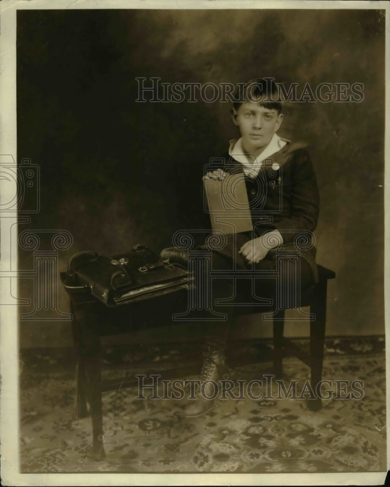 1923 Press Photo Arthur Galtisman of Atlanta Georgia injured.