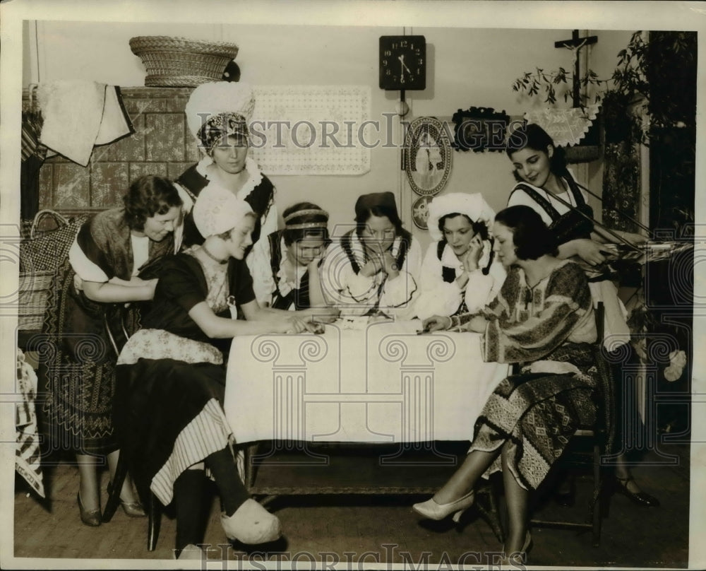 1932 Press Photo various women from around the world