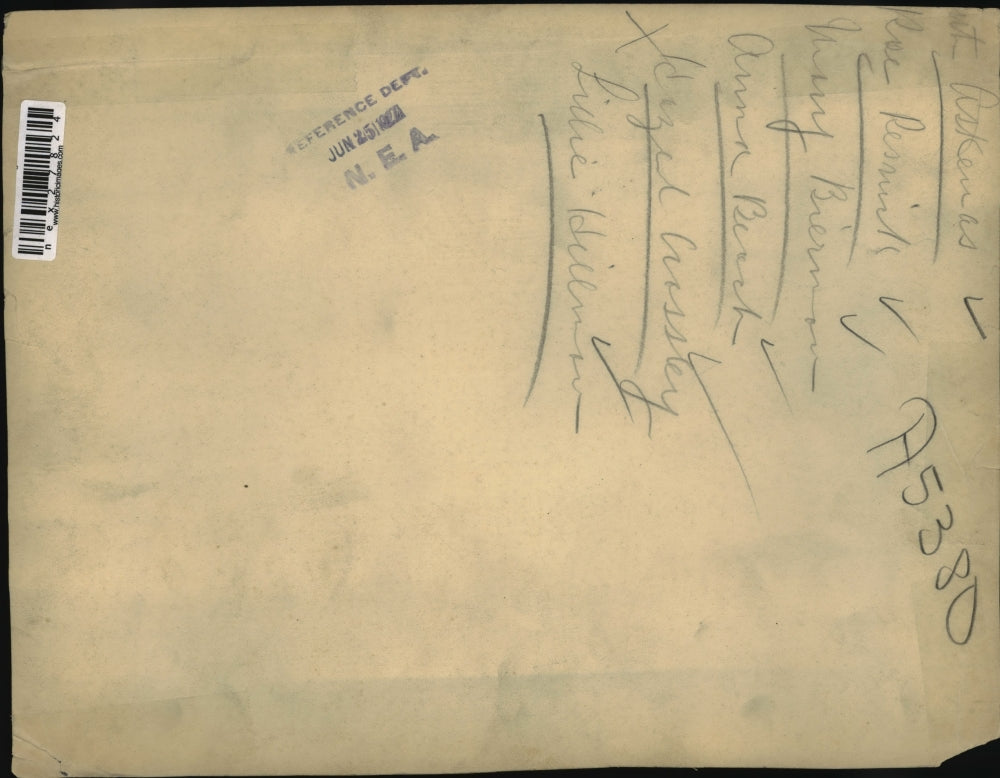 1921 Press Photo Prominent Society ladies preparing a play