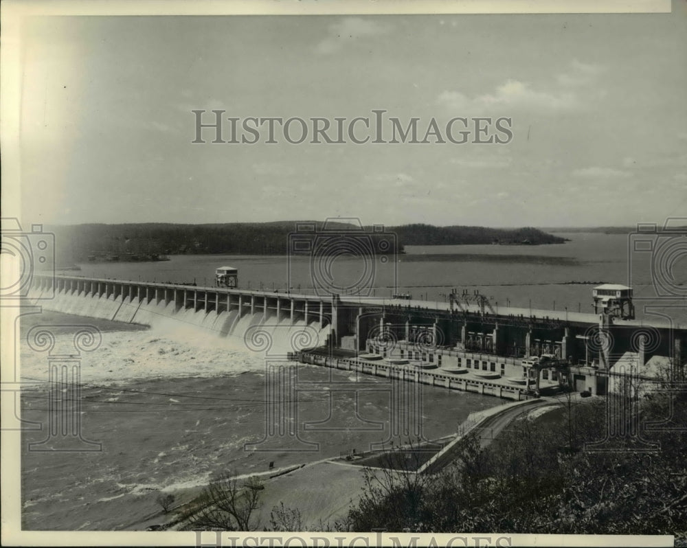1941 Press Photo Bagwell Md gates of Bagwell dam at Lake of the Ozarks