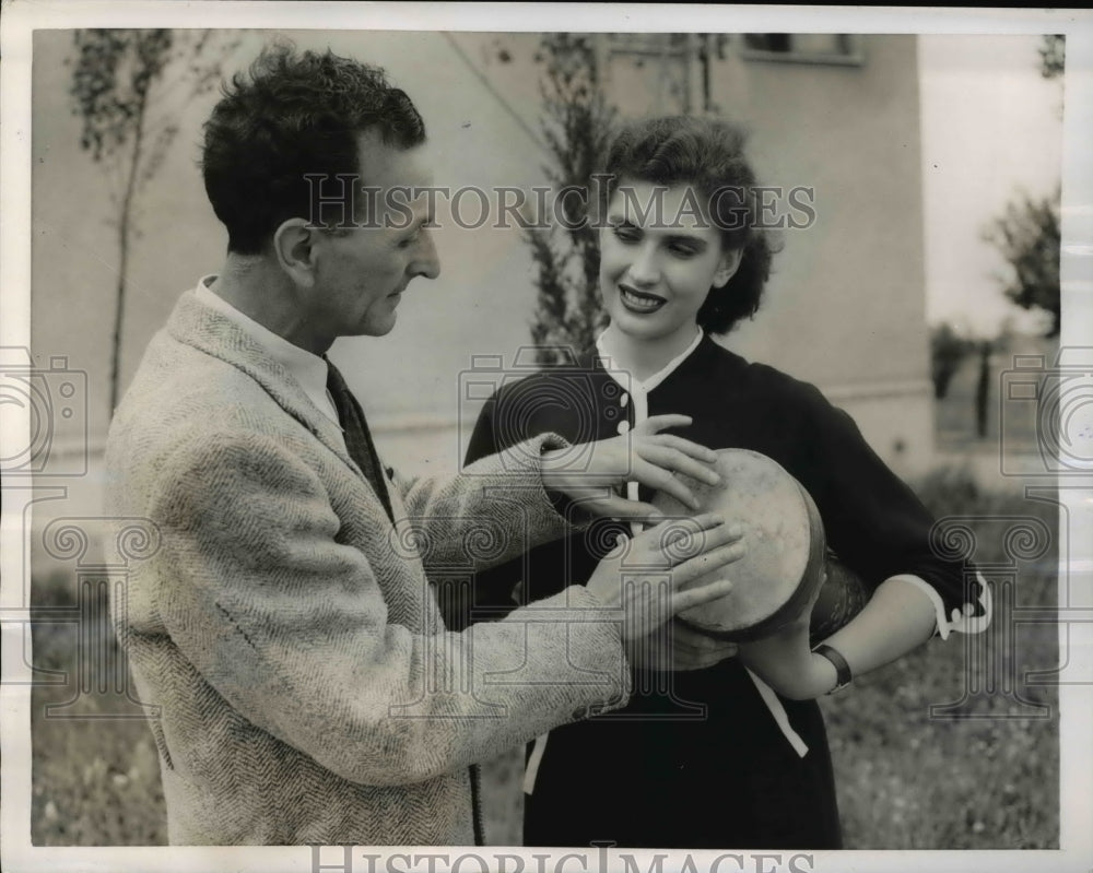 1955 Press Photo actress Gordana Blagovto, director Sava Popovic, Belgrade