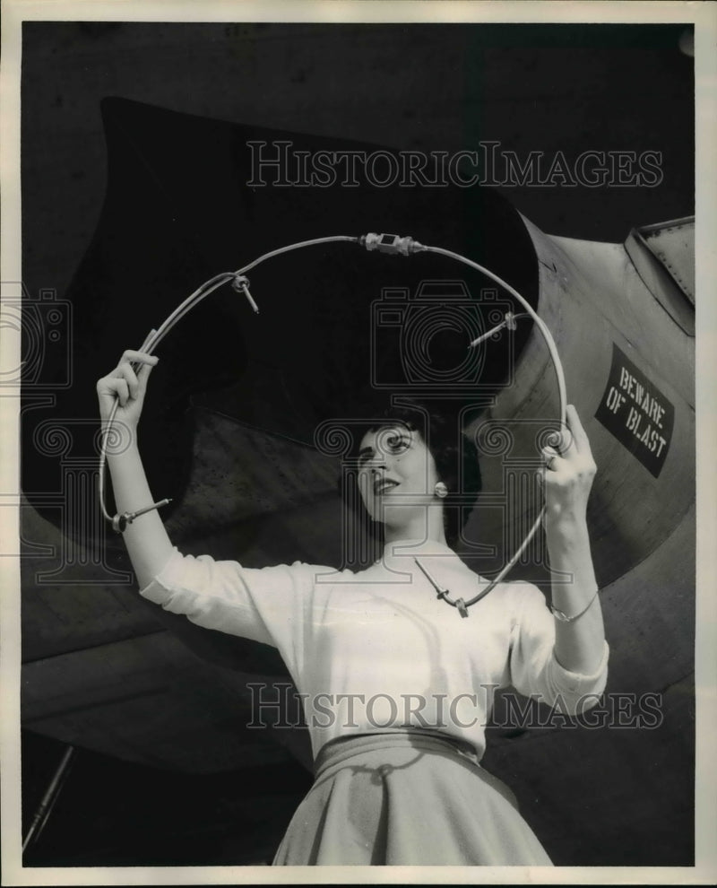 Load image into Gallery viewer, 1955 Press Photo Lynn Mass. General Electric Instrument Department, exhaust
