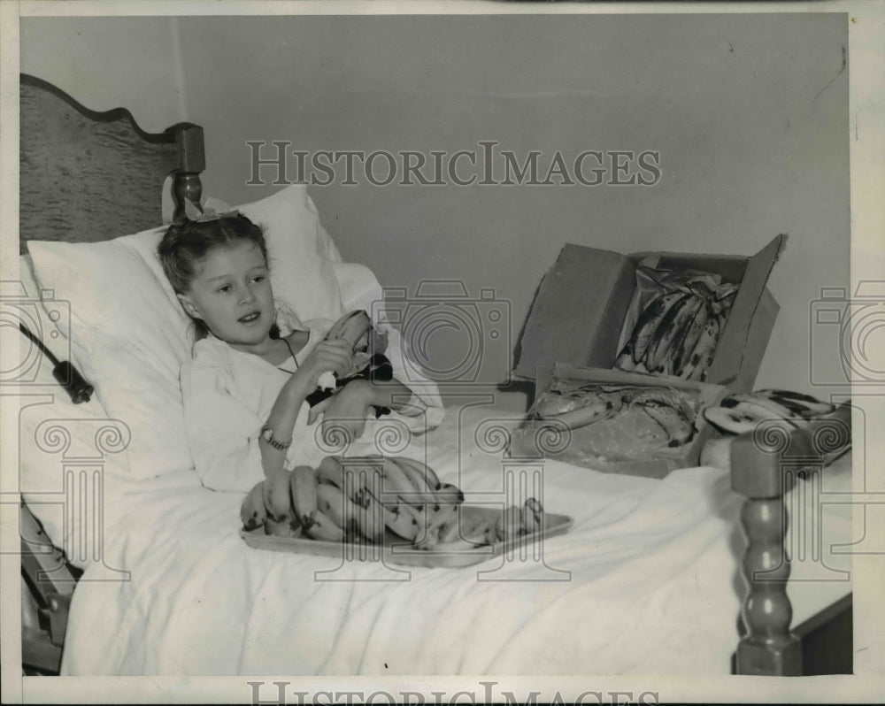 1945 Press Photo Fairmont W Va Myrna Tawney leukemia victim age 9