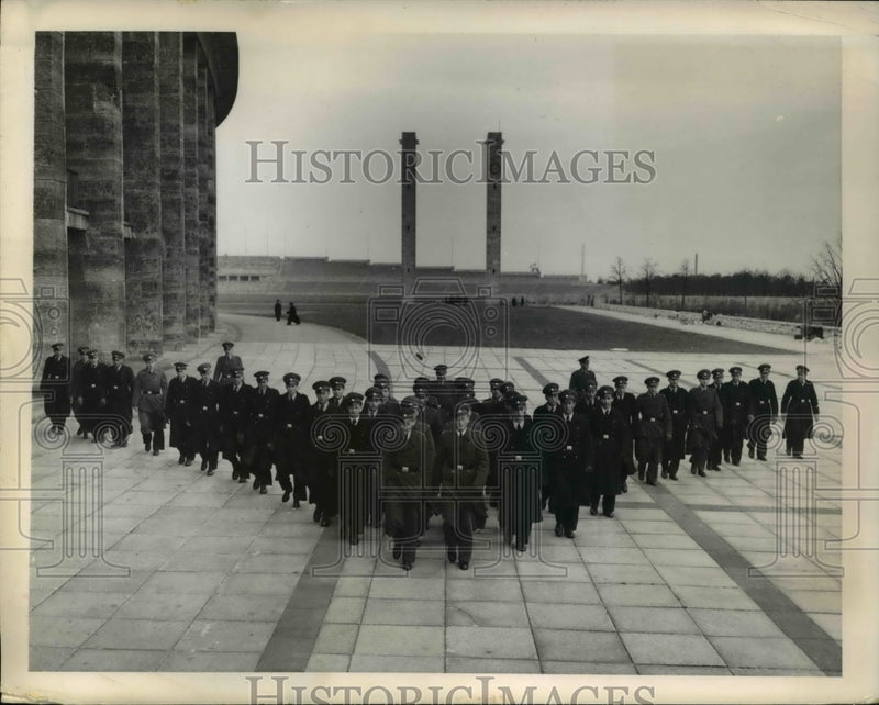 Load image into Gallery viewer, 1950 Press Photo West German Police recruits, practice a Stosskeil
