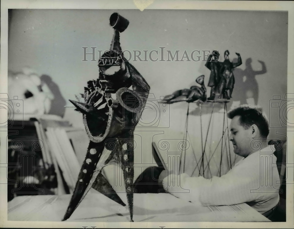 1961 Press Photo Jaroslav Sajn, 35, Czech Sculptor