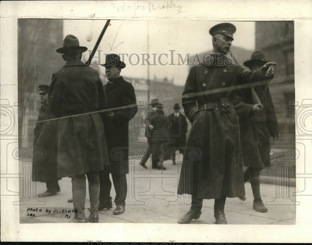 1920 Press Photo General J.W. Deweese and Mayor Thas C Bradley
