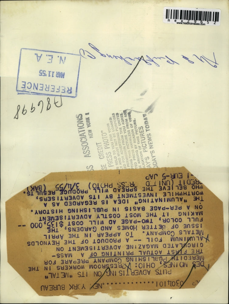 1955 Press Photo Meredith Publishing Co press workers in Des Moines Iowa