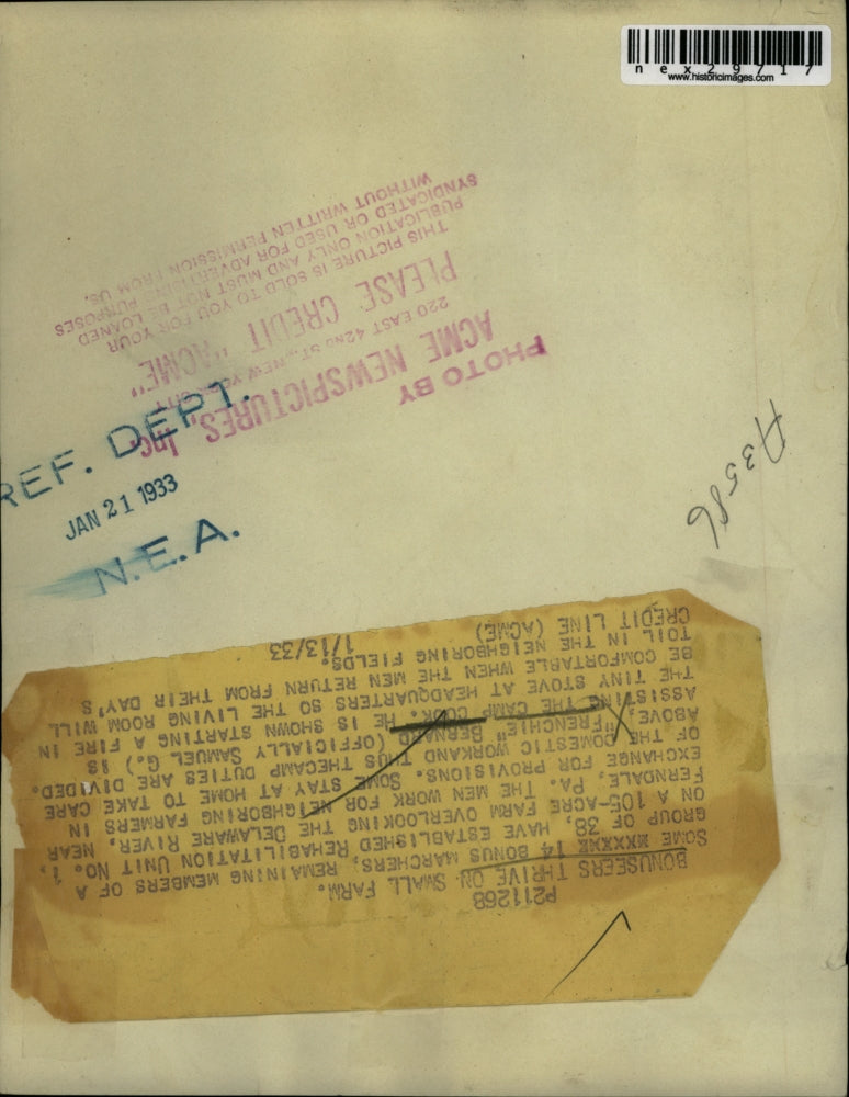 1933 Press Photo Bonuseers thrive on small farm. Shown "Frenchie" Bernard