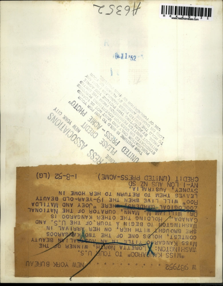 1952 Press Photo Loretta North, winner of Miss Kangaroo beauty contest, tours US