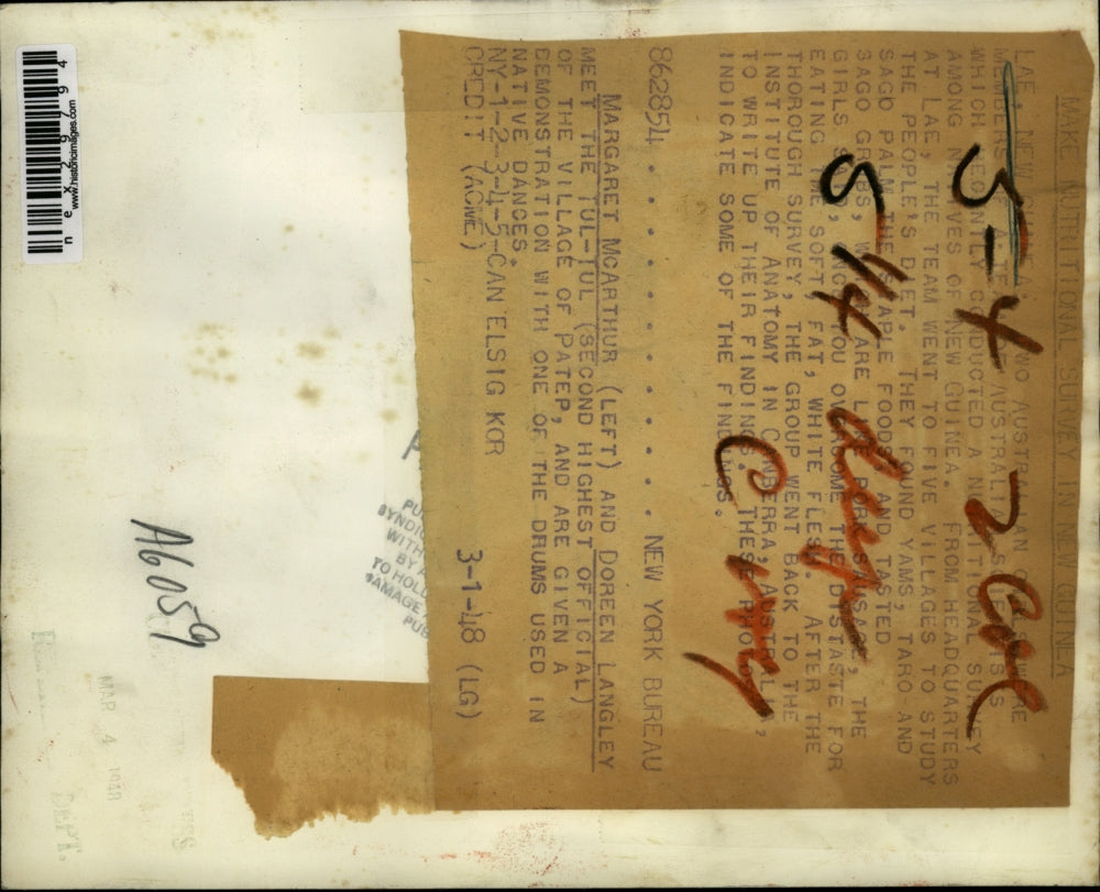 1948 Press Photo Margaret McArthur,Doreen Langley at Patep village in New Guniea