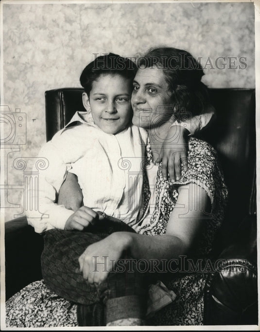 1930 Press Photo Mrs Charles Hanna and son Junior