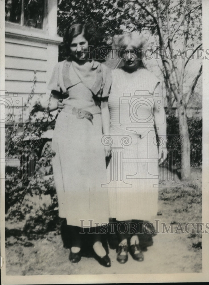 1934 Press Photo Josephine Proest and Aunt Carrie Gil