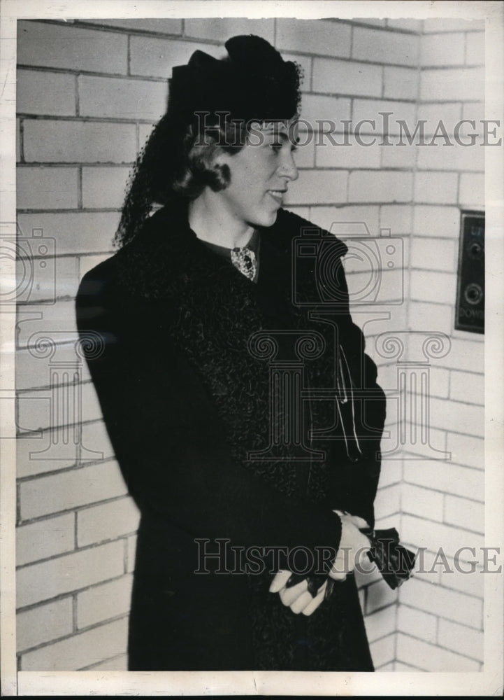 1939 Press Photo Mrs. Natasha Gorin, Travel Bureau Manager Mikhail Gorin's wife
