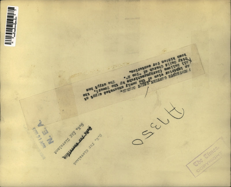 Load image into Gallery viewer, 1926 Press Photo An Interior view of the newly excavated crypt
