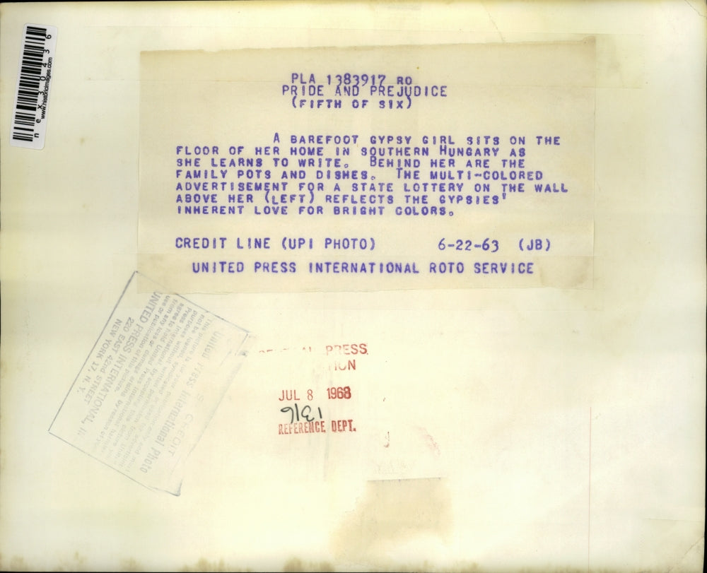 1968 Press Photo A barefoot gypsy girl in Southern Hungary