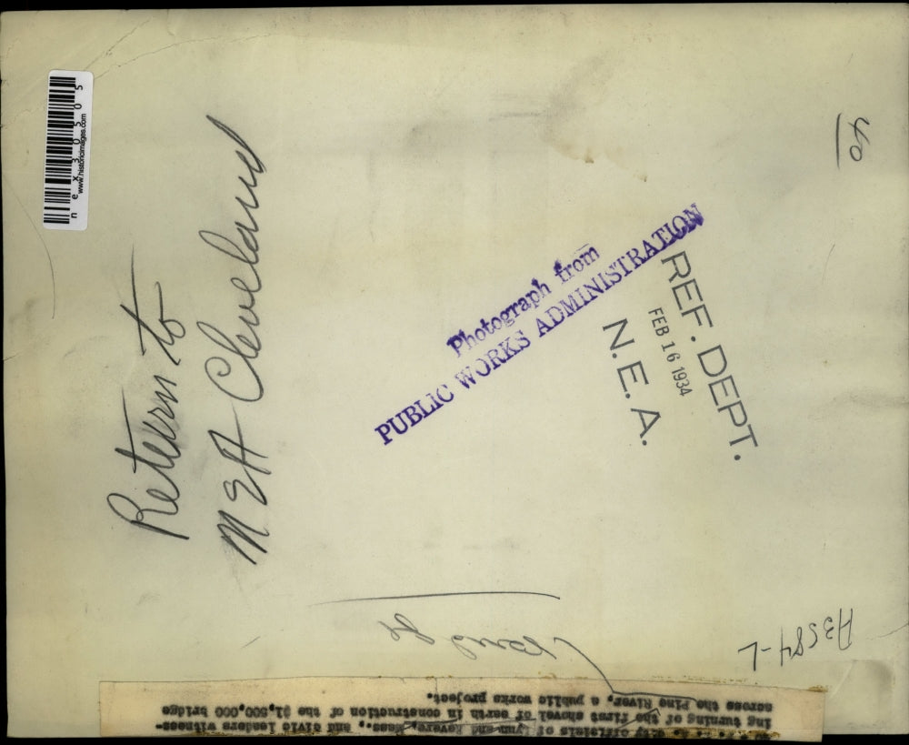 1934 Press Photo Shovel of the earth in construction bridge acre the Pine River