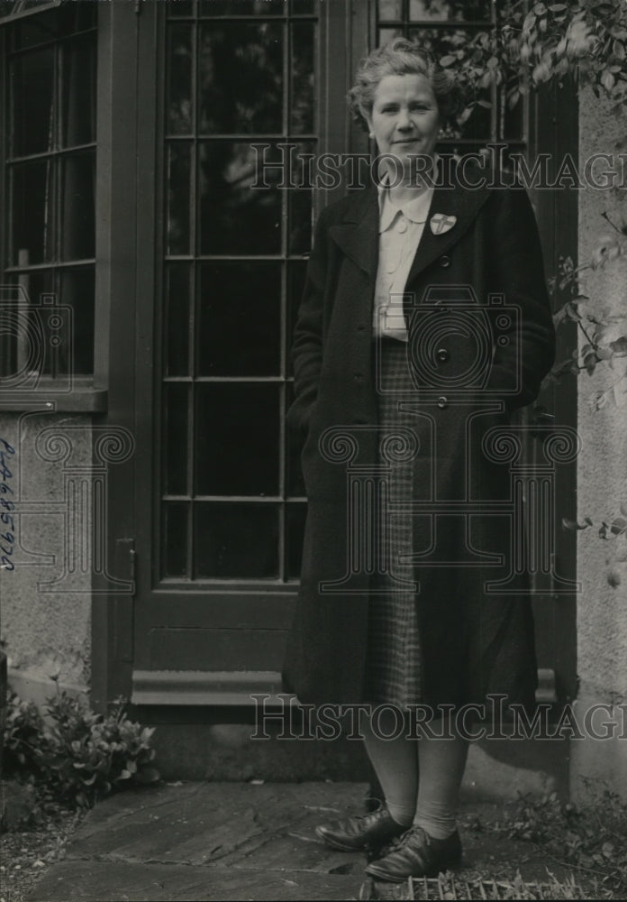 1943 Press Photo Mrs. Kathleen Anderson, assistant at the Red Cross Hospital