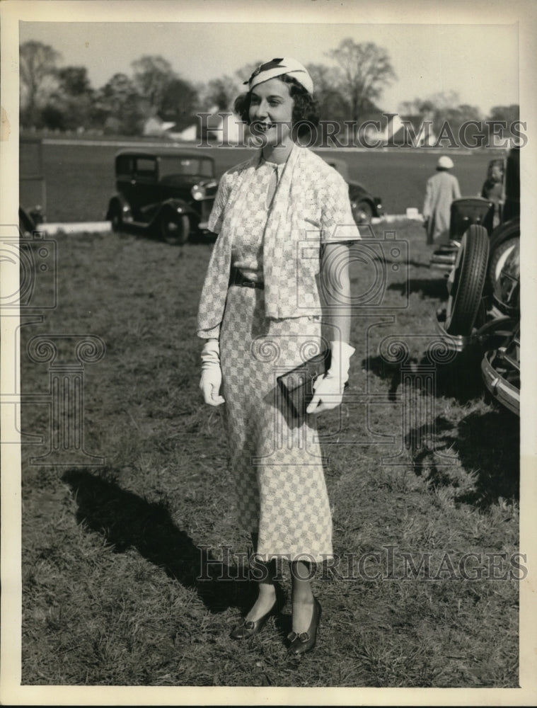 Load image into Gallery viewer, 1933 Press Photo Jane Swope wears angora dress and two colored jacket
