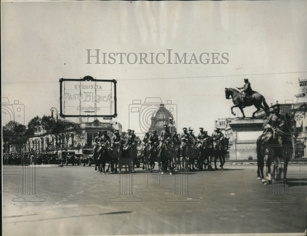 1927 Press Photo Mexican Presidential Guards escort the New American Ambassador