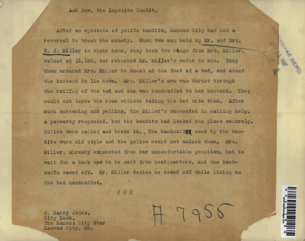 1927 Press Photo Mr. and Mrs. W.J.Miller at their home after the robbery