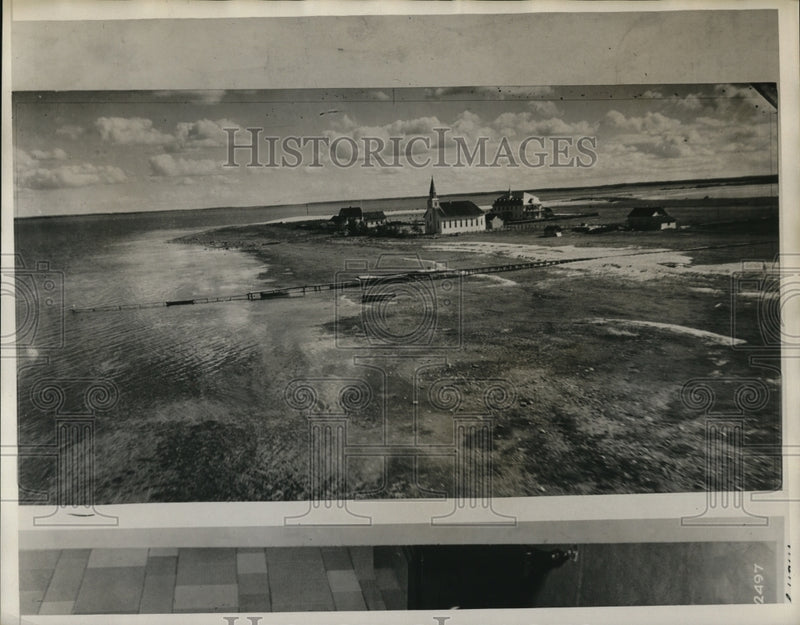 Load image into Gallery viewer, 1930 Press Photo R.C Mission at Ile a la Crosse Canada
