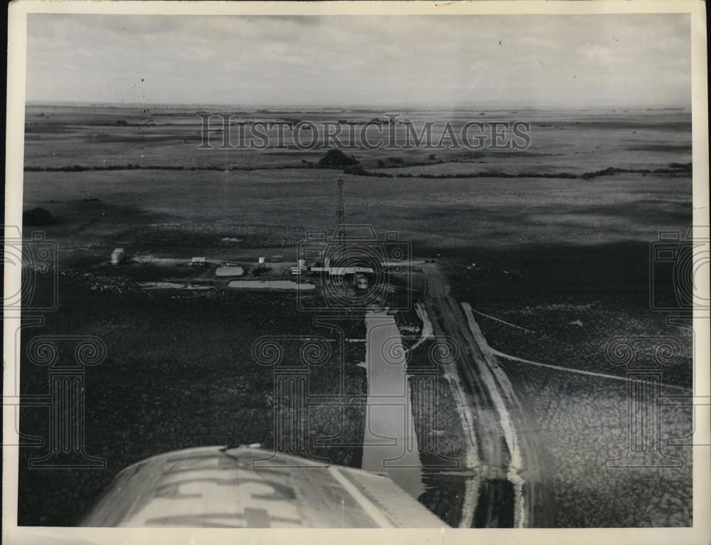 1949 Press Photo Air view of oil well of Socony Vacuum Oil Co in Venezuela