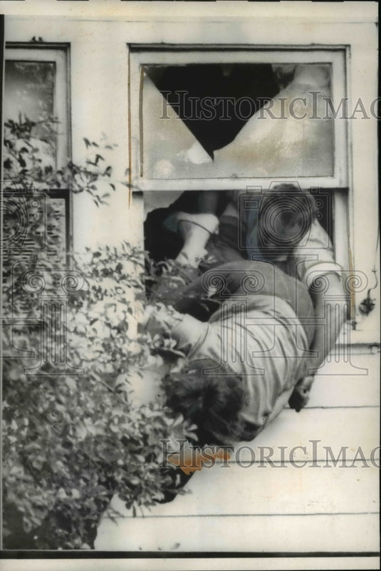 1959 Press Photo Mr. and Mrs Darter held hostage by killer Frank Windsor