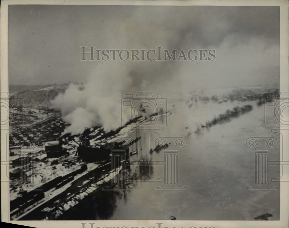 1936 Press Photo Airview of the Fire on the flooded Ohio Valley.